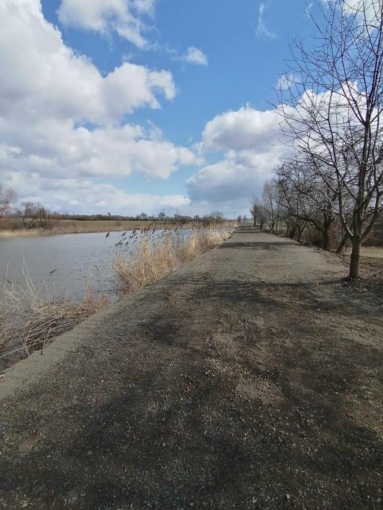 Cesta od rybníka: po opravě 