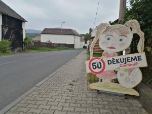 Děkujeme za opatrnou jízdu! Originální postavy nově upozorňují na rychlost 50 km/h